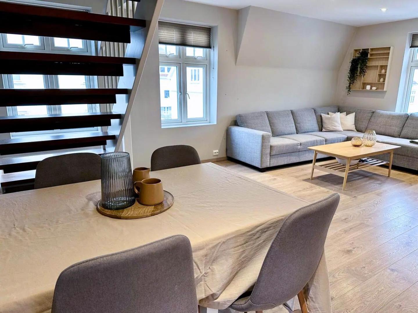 Stylish & Bright Penthouse - Office - 5 Star Location! Lejlighed Egersund Eksteriør billede
